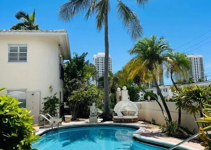La Casa Hotel